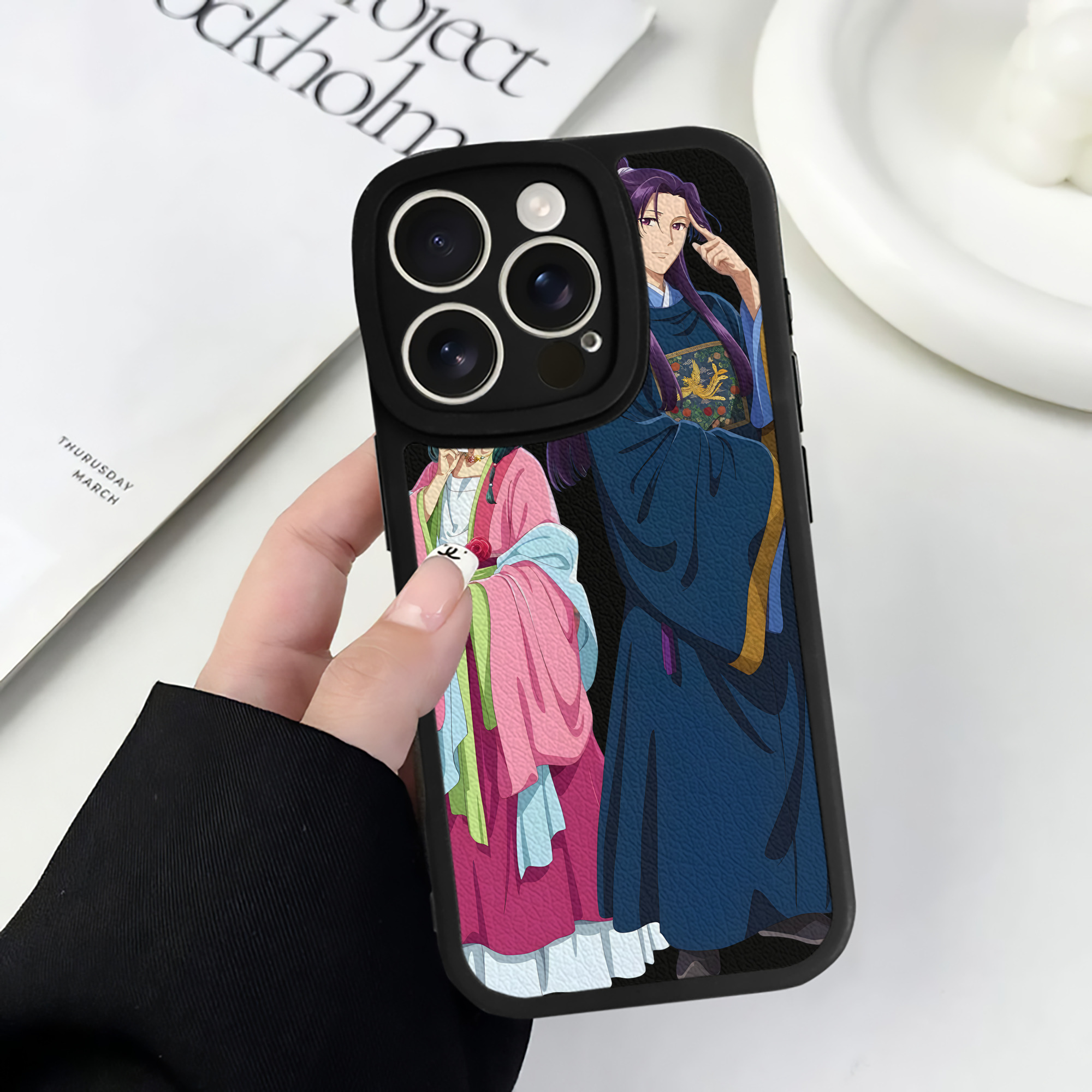 （画像用） 薬屋のひとりごと The Apothecary Diaries 【iPhone 16シリーズ対応】シリコンスマホケース（レザー調） 材質：シリコン